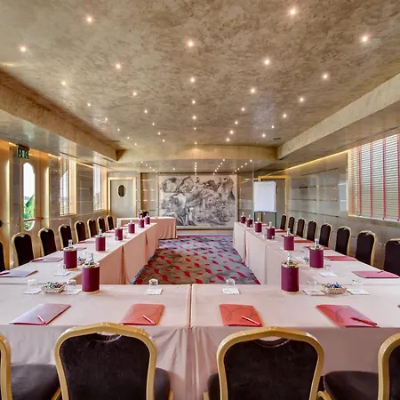 Hotel Royal Garden Milano 4*